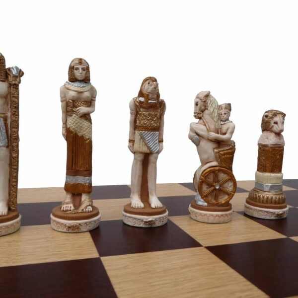 Jeu d'Échecs Thème Égypte - Pièces en Résine Peintes à la Main - Échiquier Pliant Acajou et Sycomore