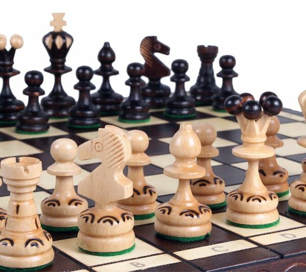 Jeu d'Échecs en Bois Pliable avec Rangement – Élégance et Mobilité