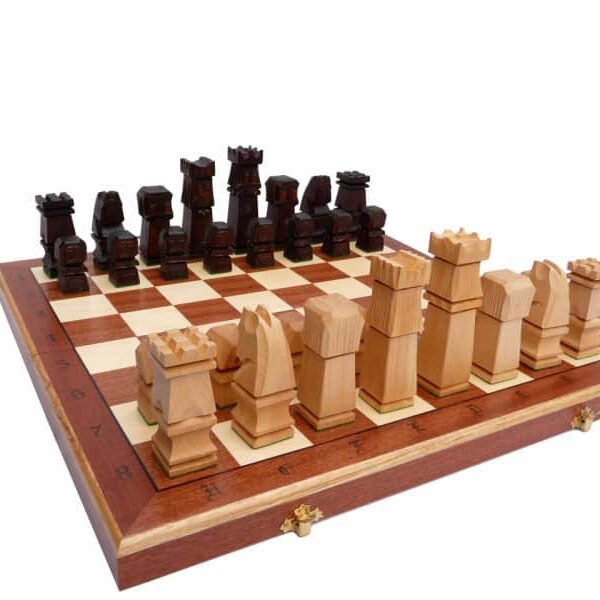 Jeu d'Échecs en Bois de Tilleul avec Échiquier Pliant Incrusté en Acajou et Sycomore