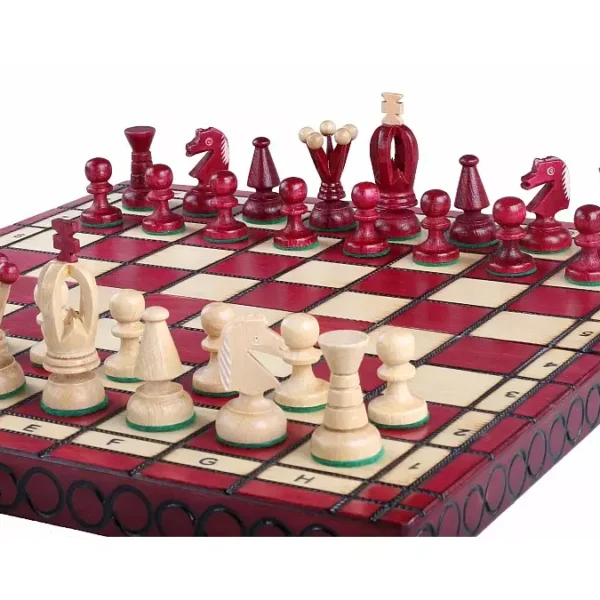 Échecs Royaux en Bois d’Érable – Stratégie et Convivialité