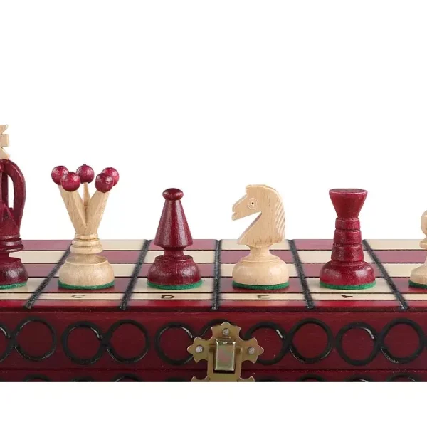 Échecs Royaux en Bois d’Érable – Stratégie et Convivialité