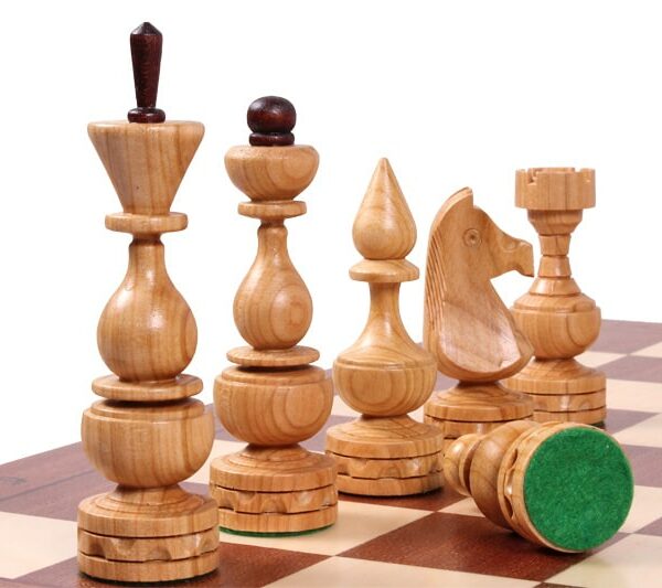 Jeu d'Échecs en Bois de Cerisier avec Échiquier Pliant Incrusté en Acajou et Sycomore