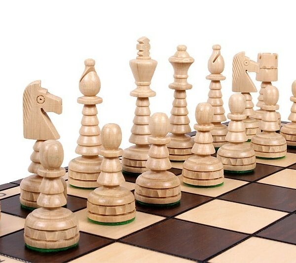 Jeu d'Échecs en Bois de Charme avec Échiquier Pliant