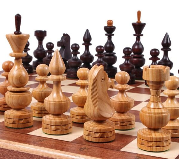 Jeu d'Échecs en Bois de Cerisier avec Échiquier Pliant Incrusté en Acajou et Sycomore