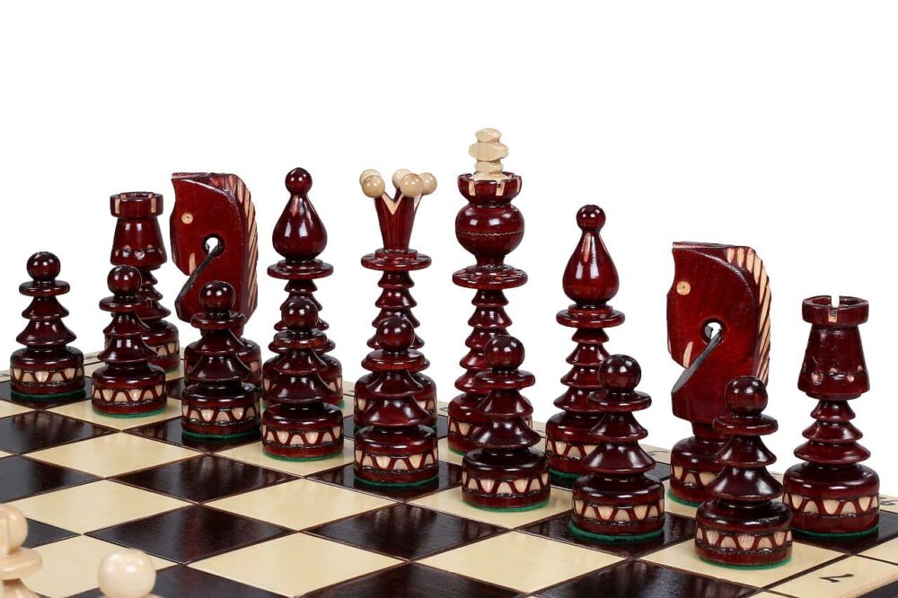 Jeu d'Échecs en Bois de Charme avec Pièces Sculptées et Échiquier Pliant 50 cm