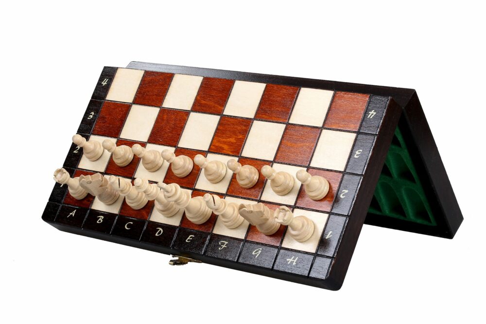 Jeu d’Échecs en Bois avec Échiquier Pliant et Pièces Magnétiques – Compact et Transportable