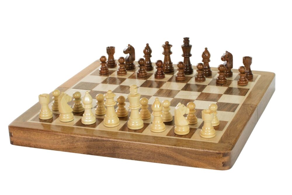 Jeu d’Echecs de Voyage en Bois Magnétique Compact et Elégant - 30x30 cm