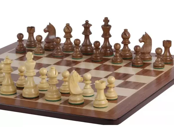 Ensemble de Jeu d'Échecs en Bois d'Acacia et de Buis avec Échiquier en Padouk