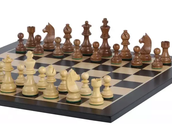 Jeu d'Échecs en Bois d'Acacia et de Buis avec Échiquier en Érable